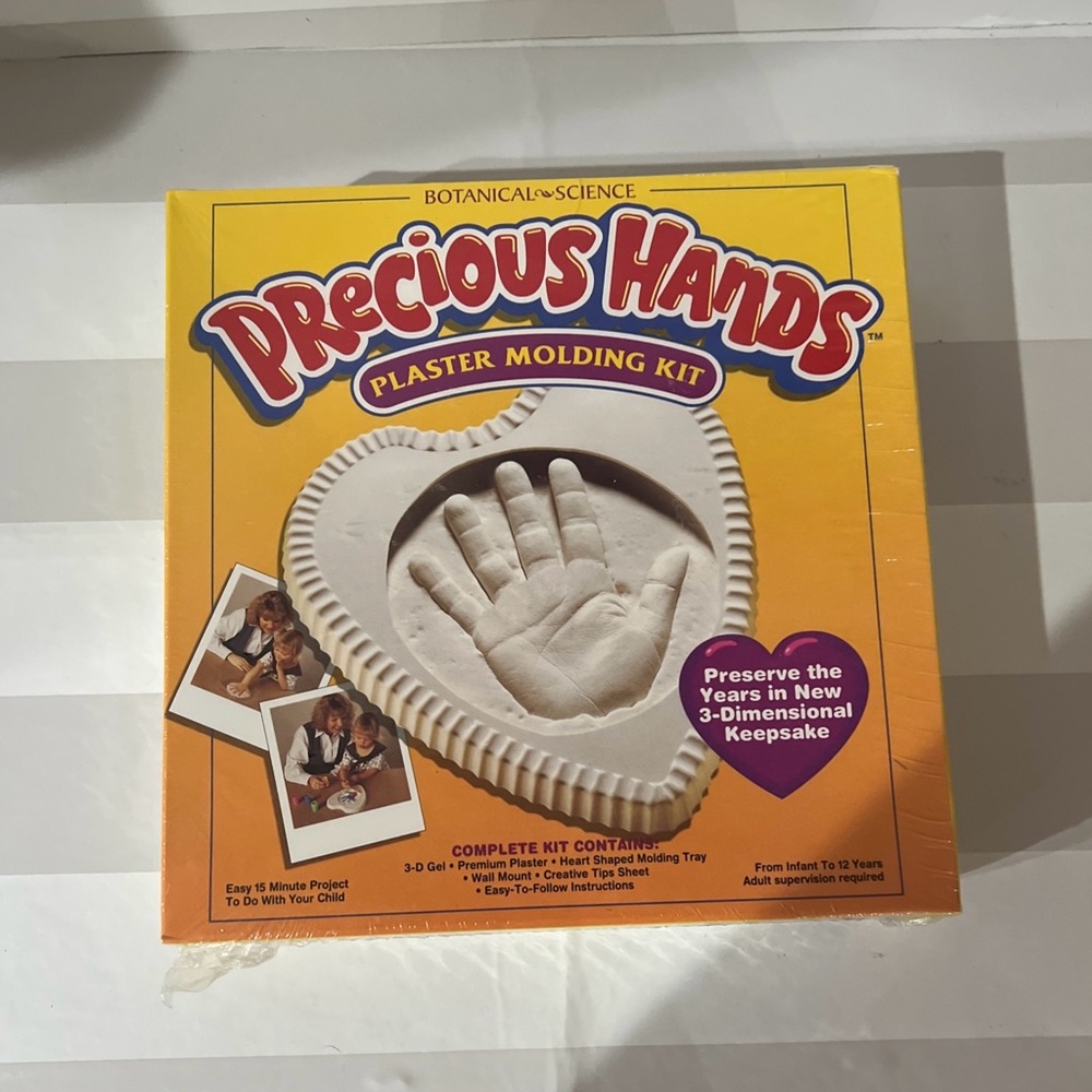 Precious Hands Plaster Molding Kit 3D Keepsake Heart Shape Wall Mount NEW SEALED